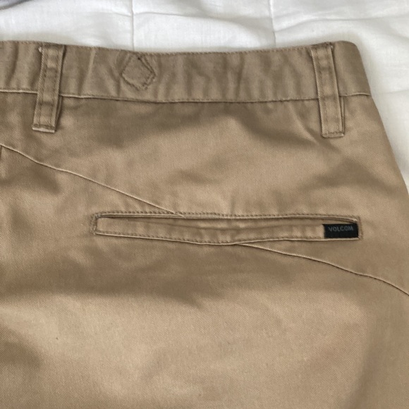 Volcom Shorts size 34 - Picture 7 of 8